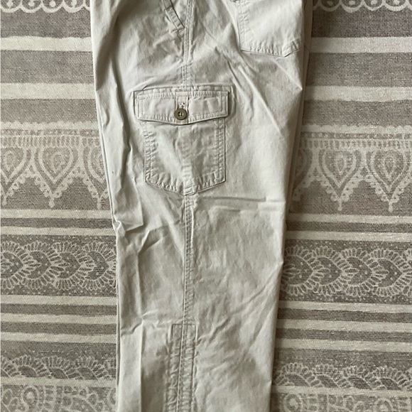Eddie Bauer Khaki Capris Sz - 14 - Picture 2 of 5